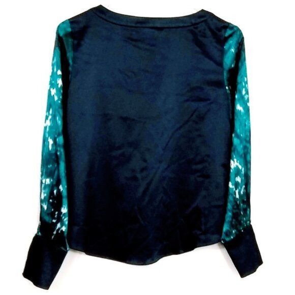 T Tahari Thanielle Watercolor Pattern Blouse in Zenith Blue Size Petite Small - Picture 4 of 10